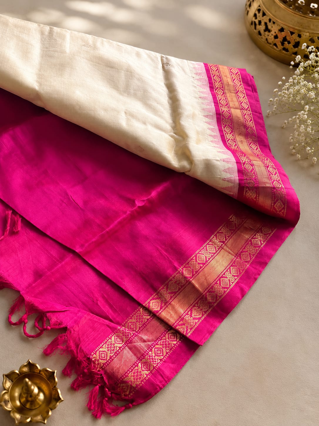 AVAILABLE SG STOCK - Korvai Handloom Silk Cotton Saree – Cream & Pink Gold Border